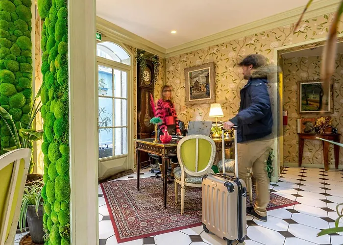 Hotel Romance Malesherbes By Patrick Hayat